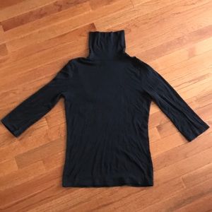 Gap 3/4 length sleeve lightweight turtleneck